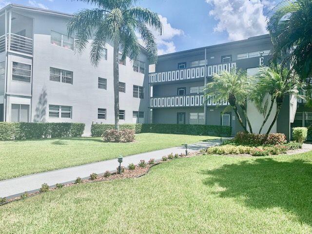 207 Suffolk F Boca Raton, FL 33434 - Photo 1 of 37 Suffolk E