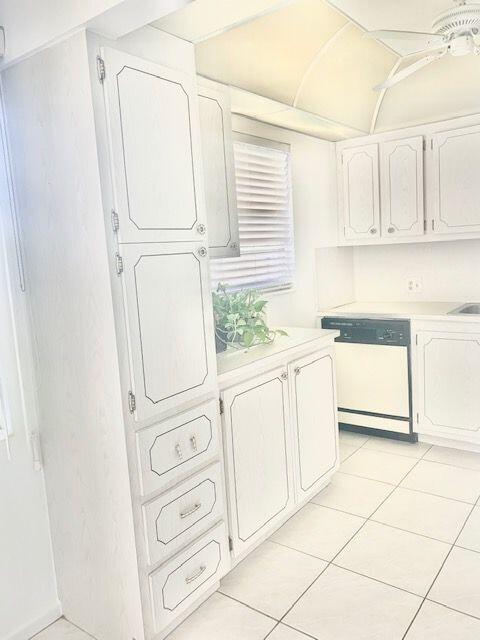 207 Suffolk F Boca Raton, FL 33434 - Photo 3 of 37 Kitchen