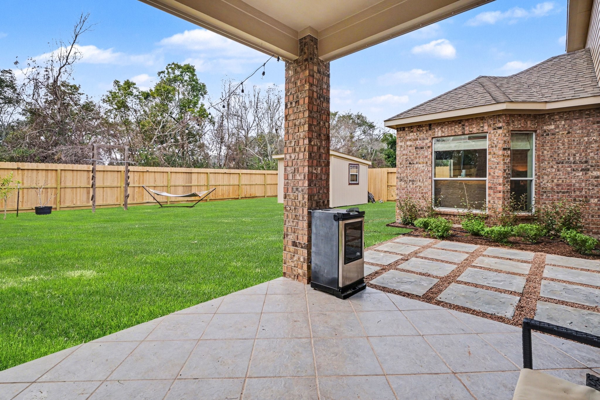 806 Dawn Ridge Way Seabrook, TX 77586 - Photo 33 of 39 NICE COVERED PATIO WITH NO BACK NEIGHBORS!