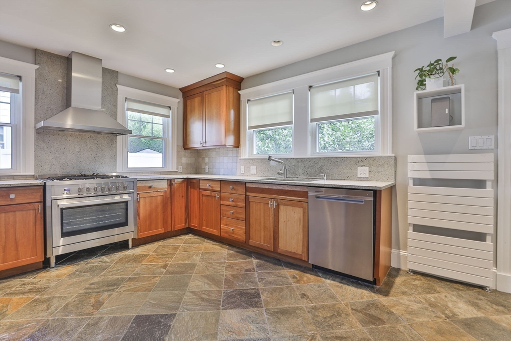 3 Windsor Road Milton, MA 02186 - Photo 3 of 33 Gallery Image 3