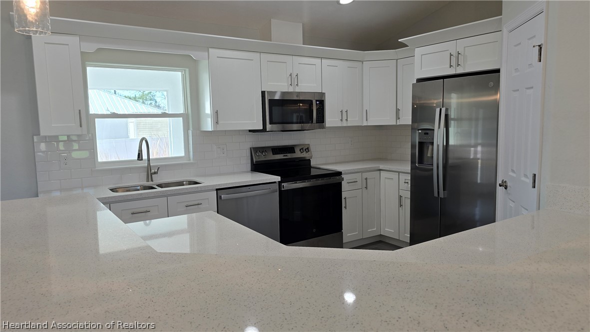 307 Howey Road Sebring, FL 33870 - Photo 6 of 34