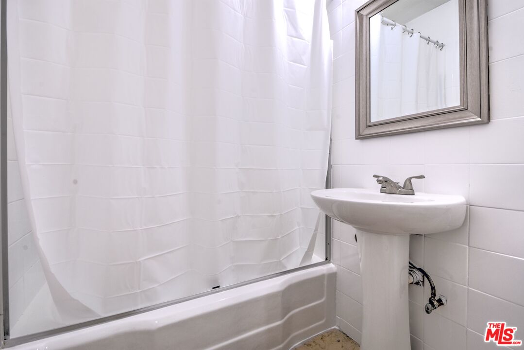3954 Tomlinson Avenue Riverside, CA 92503 - Photo 9 of 15 Gallery Image 9