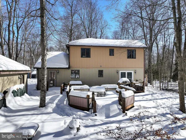 $379,999 | 157 Selig Road, Pocono Lake, PA 18347