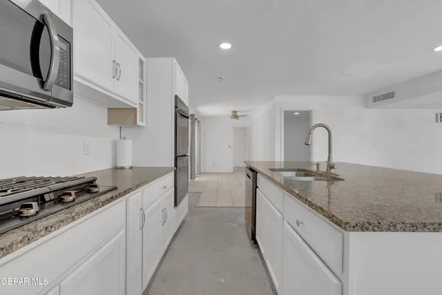 $349,990 | 3204 Zion Lane, El Paso, TX 79904