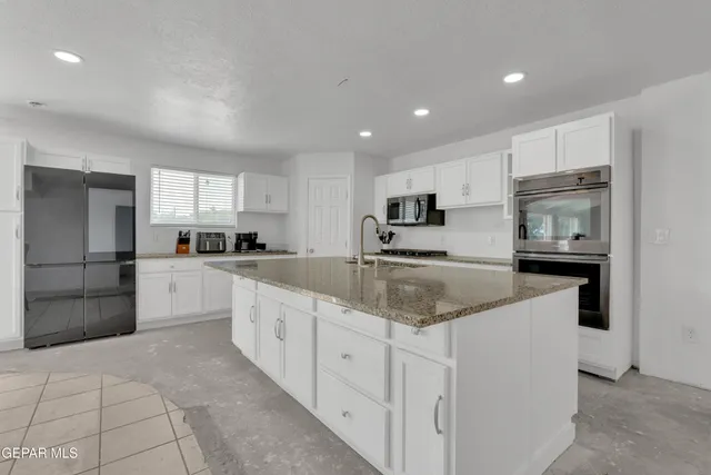 $349,990 | 3204 Zion Lane, El Paso, TX 79904