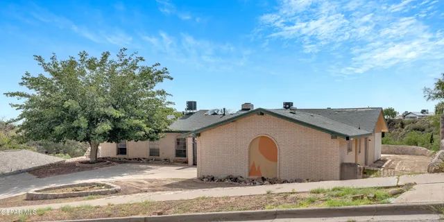 $349,990 | 3204 Zion Lane, El Paso, TX 79904