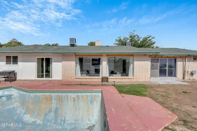 $349,990 | 3204 Zion Lane, El Paso, TX 79904