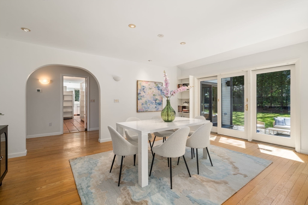 33 East Colbert Road Newton, MA 02465 - Photo 11 of 31