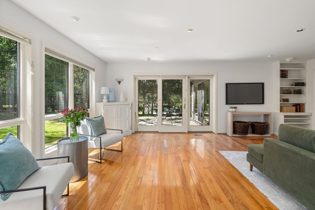 33 East Colbert Road Newton, MA 02465 - Photo 15 of 31