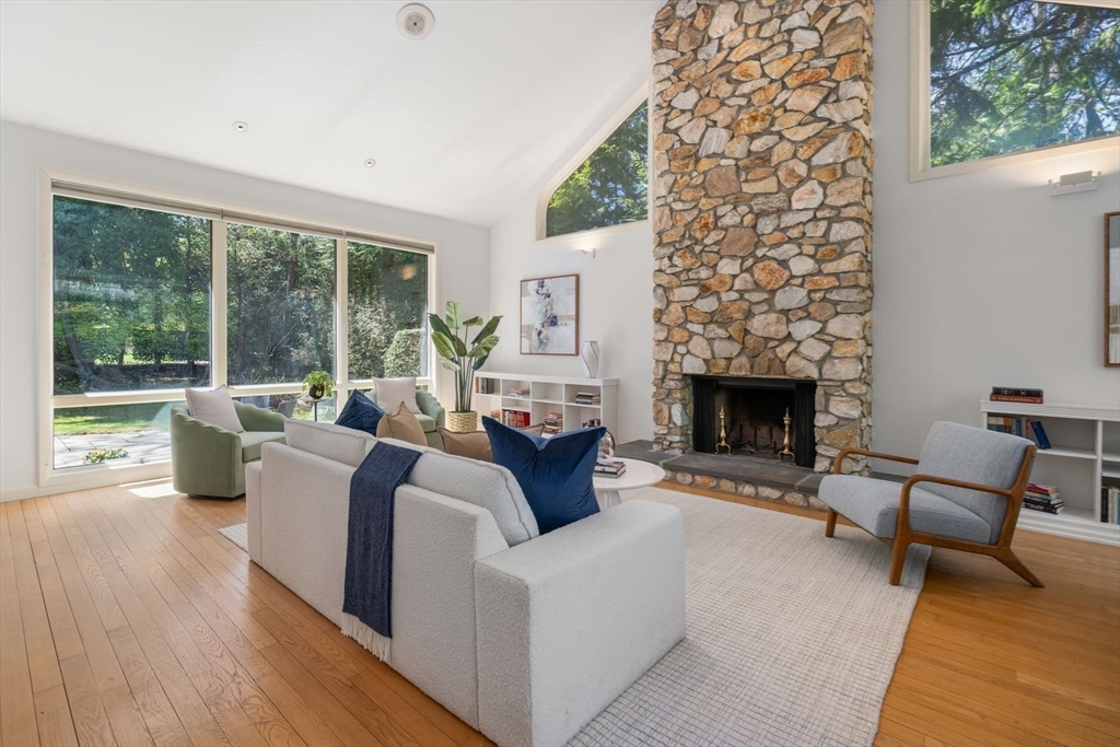 33 East Colbert Road Newton, MA 02465 - Photo 7 of 31