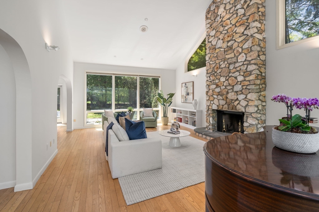 33 East Colbert Road Newton, MA 02465 - Photo 8 of 31