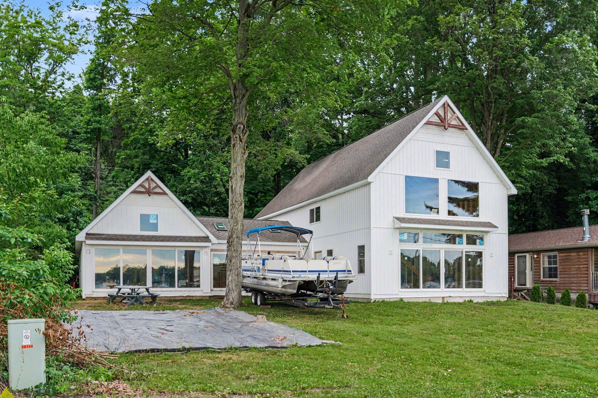 50756 Garrett Road Dowagiac, MI 49047 - Photo 4 of 36 002_file_4230