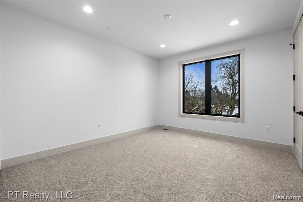 525 Walnut Street Howell, MI 48843 - Photo 32 of 48