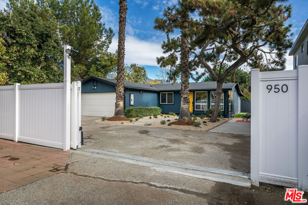 950 North Summit Avenue Pasadena, CA 91103 - Photo 2 of 37 a view of a house with tree s