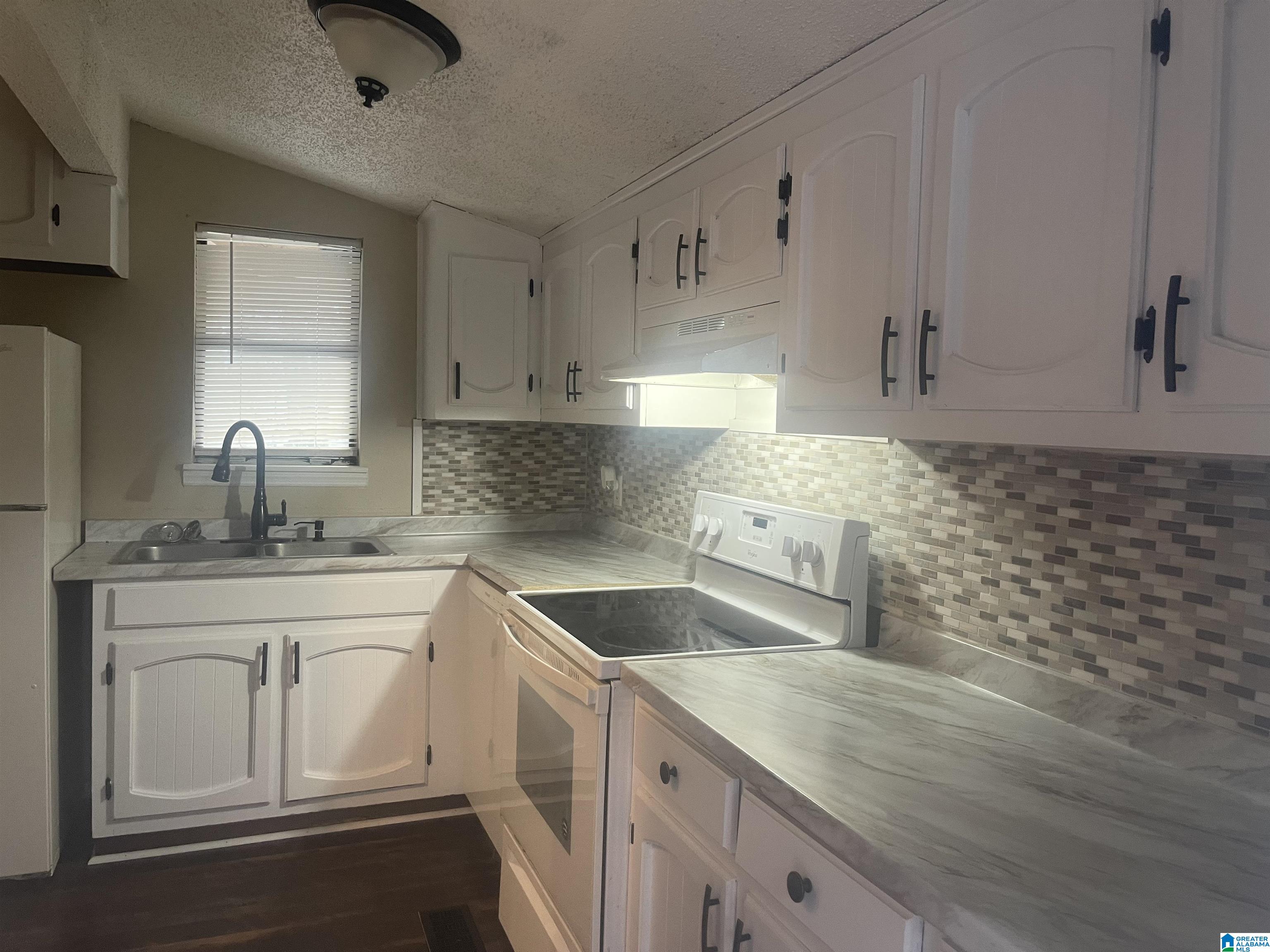 112 Debbie Street Talladega, AL 35160 - Photo 15 of 23