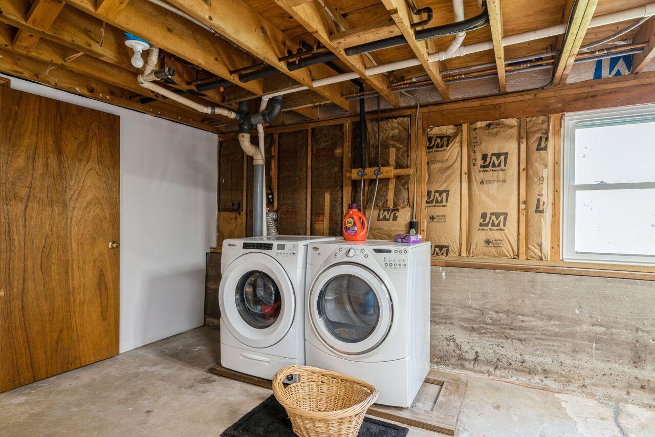 577 Hollis Road Biddeford, ME 04005 - Photo 35 of 55 37_577HollisRd_2038_HiRes