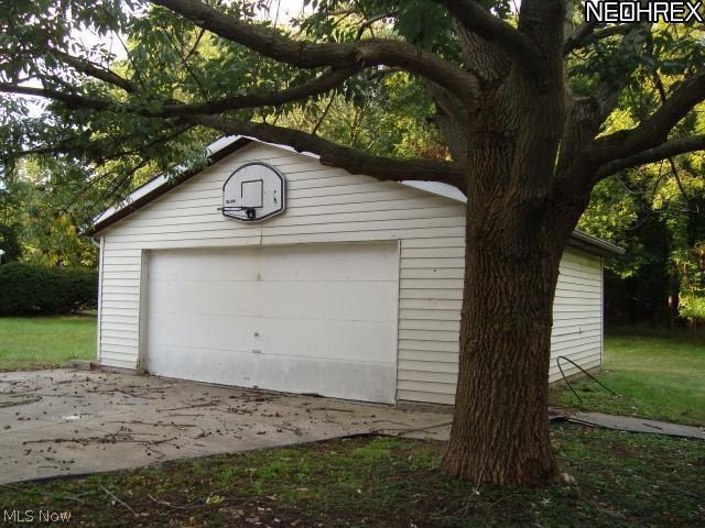 1410 Rockefeller Road Wickliffe, OH 44092 - Photo 23 of 25 Garage