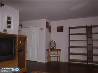 221 Parkview Road Philadelphia, PA 19154 - Photo 6 of 10 Gallery Image 6