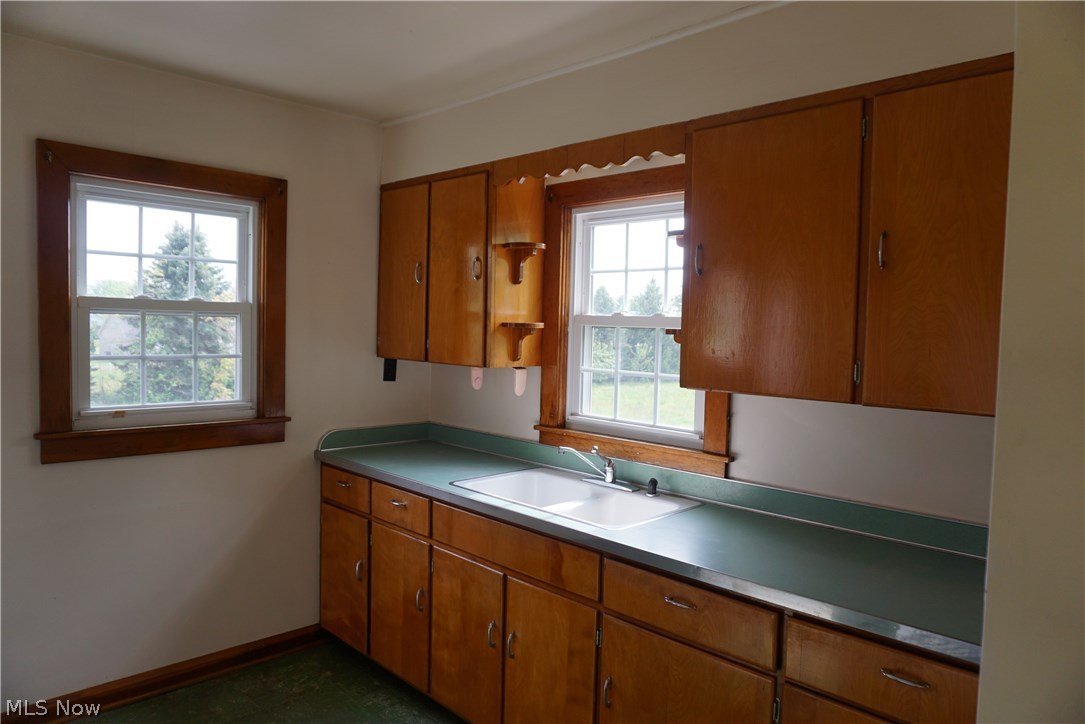 2331 Martin Road Mogadore, OH 44260 - Photo 6 of 33