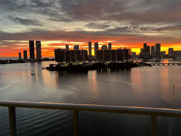 $2,700,000 | 3300 Northeast 188th Street, Unit LPH16, Aventura, FL 33180