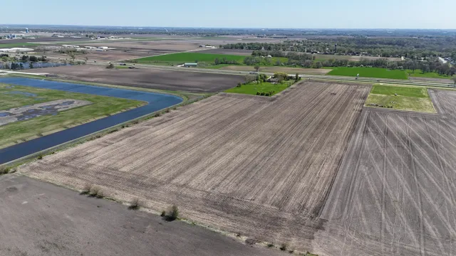 an aerial view of a yard