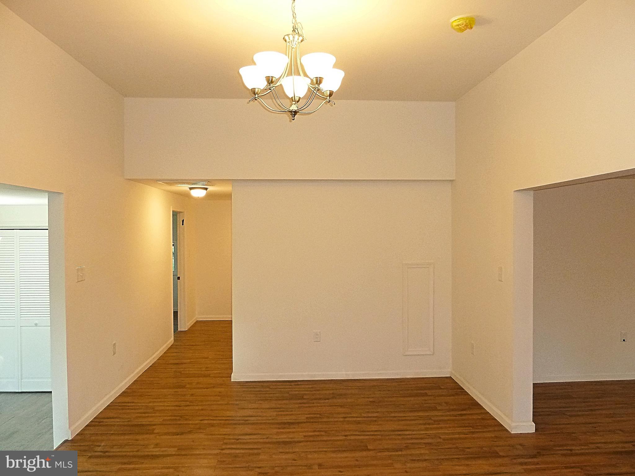 266 Thomson Street Summit Point, WV 25446 - Photo 32 of 46 Dining area is large