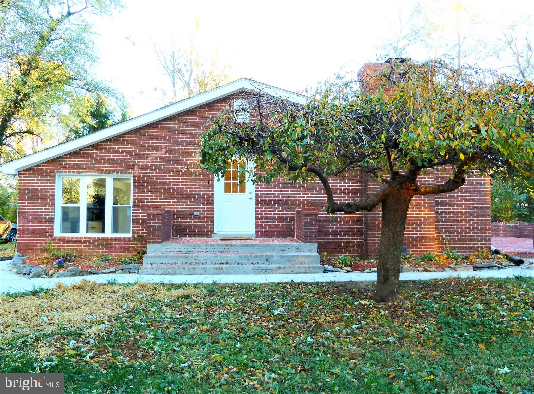 266 Thomson Street Summit Point, WV 25446 - Photo 5 of 46 Beautiful all brick ranch home, custom-built