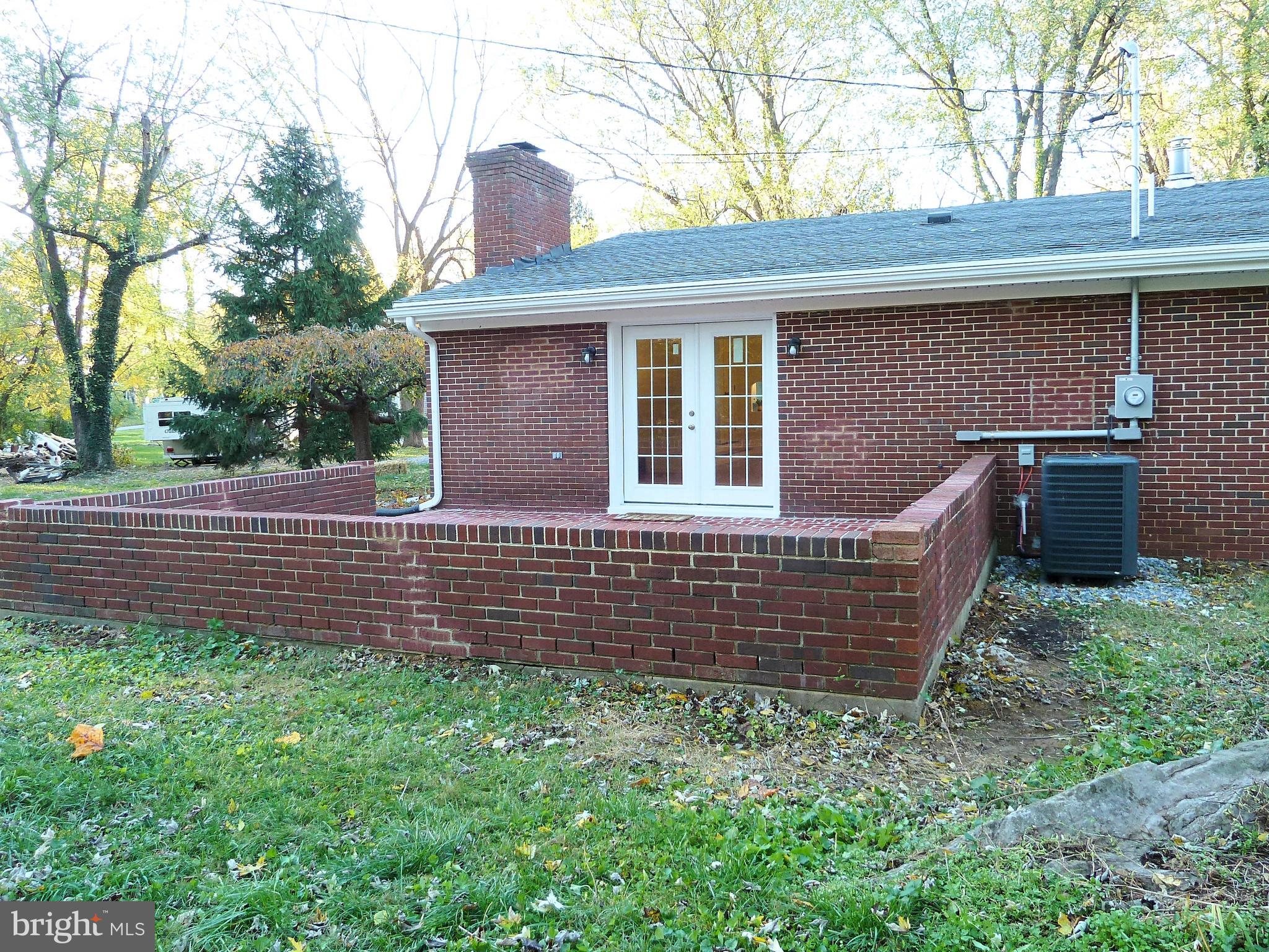 266 Thomson Street Summit Point, WV 25446 - Photo 10 of 46 Gallery Image 10