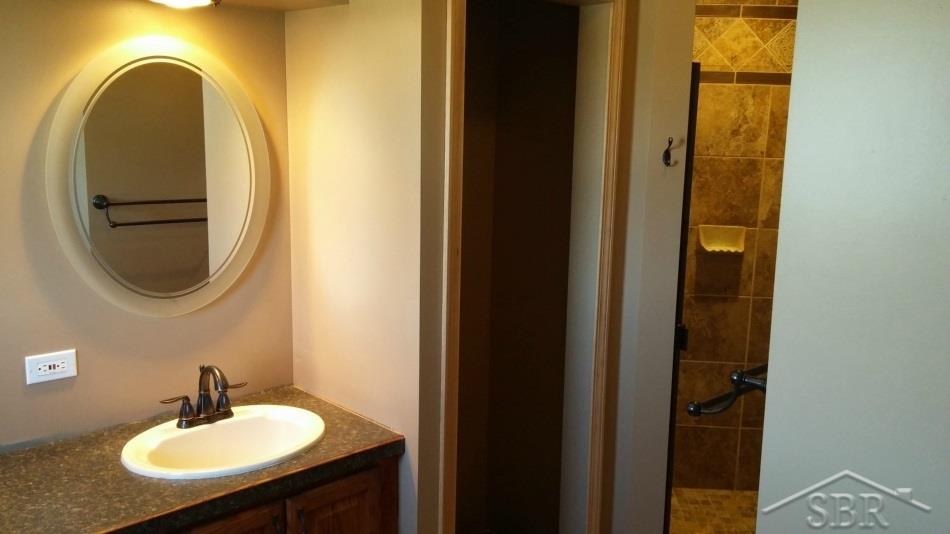 4690 East Kent Road Freeland, MI 48623 - Photo 25 of 28 31288965-25.JPG