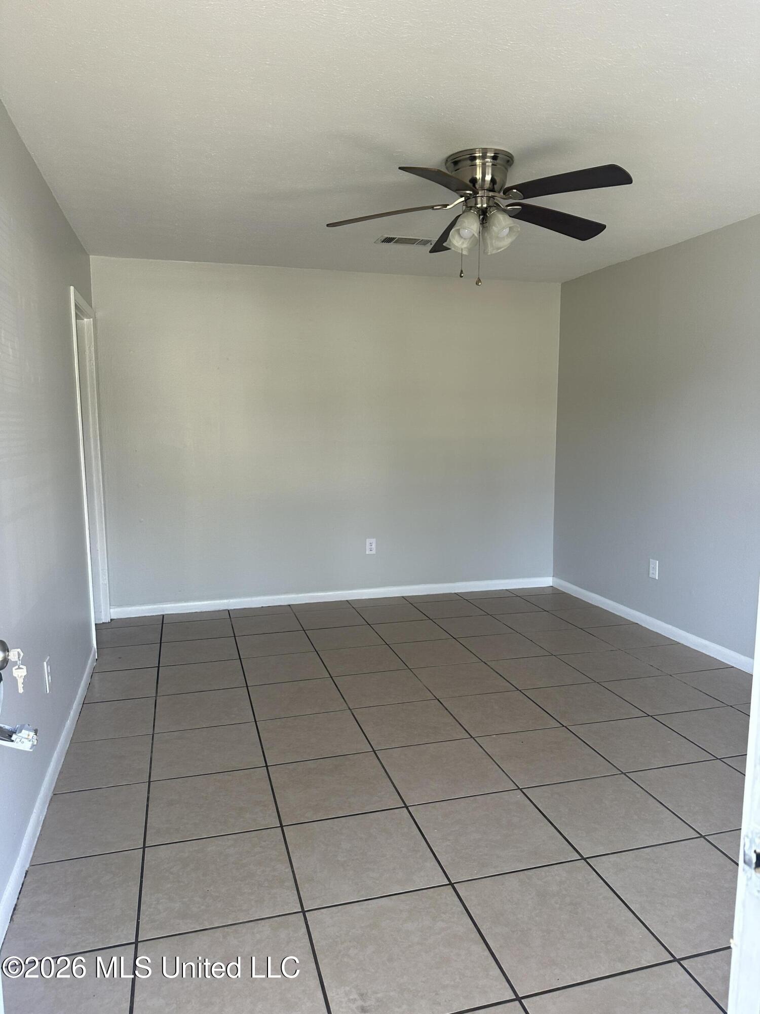 2735 Ridgeway Drive Gautier, MS 39553 - Photo 2 of 14 liv rm