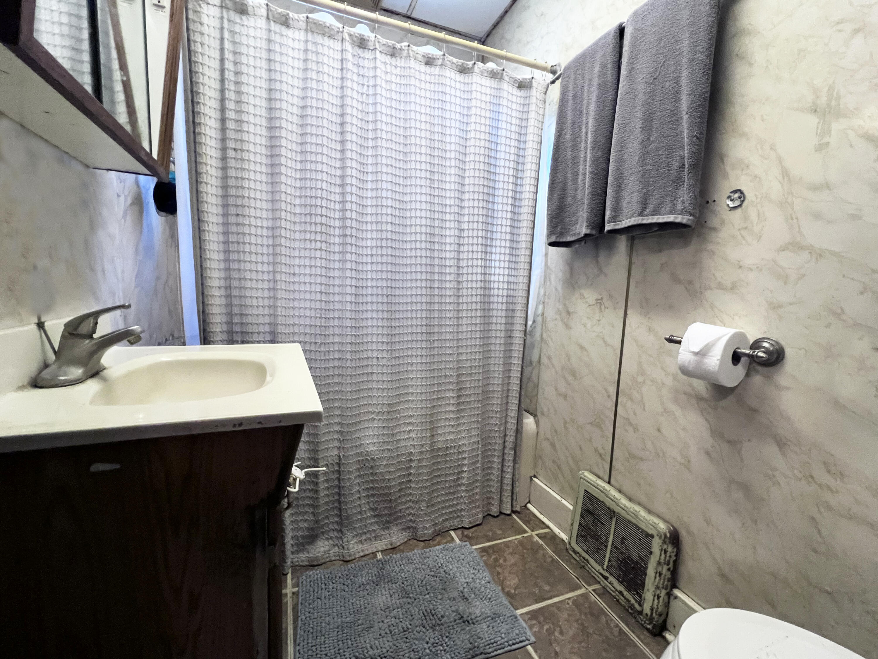 138 Rook Street Battle Creek, MI 49014 - Photo 10 of 15 full bath