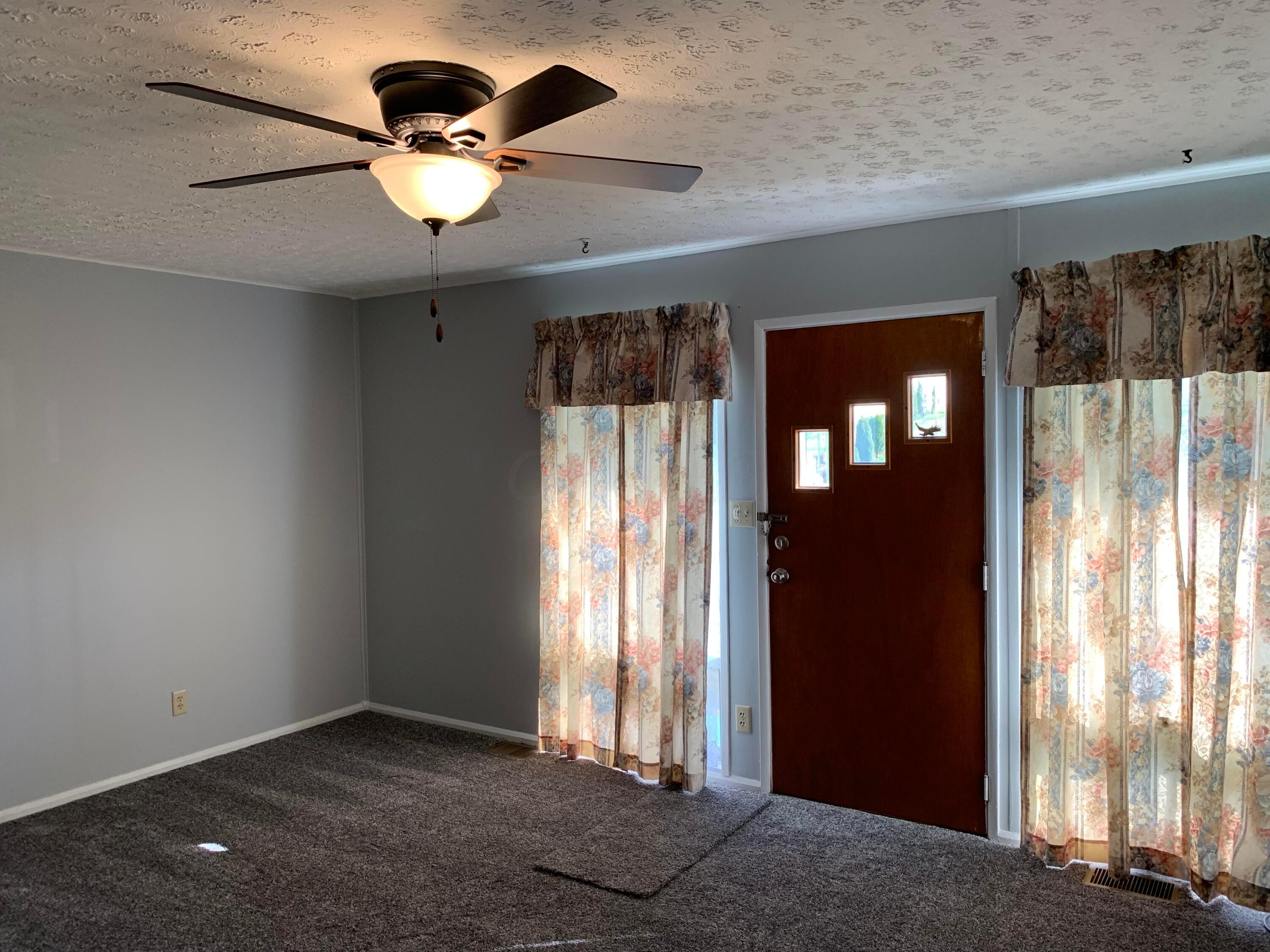 424 Watt Street Circleville, OH 43113 - Photo 18 of 43 LR Up 1