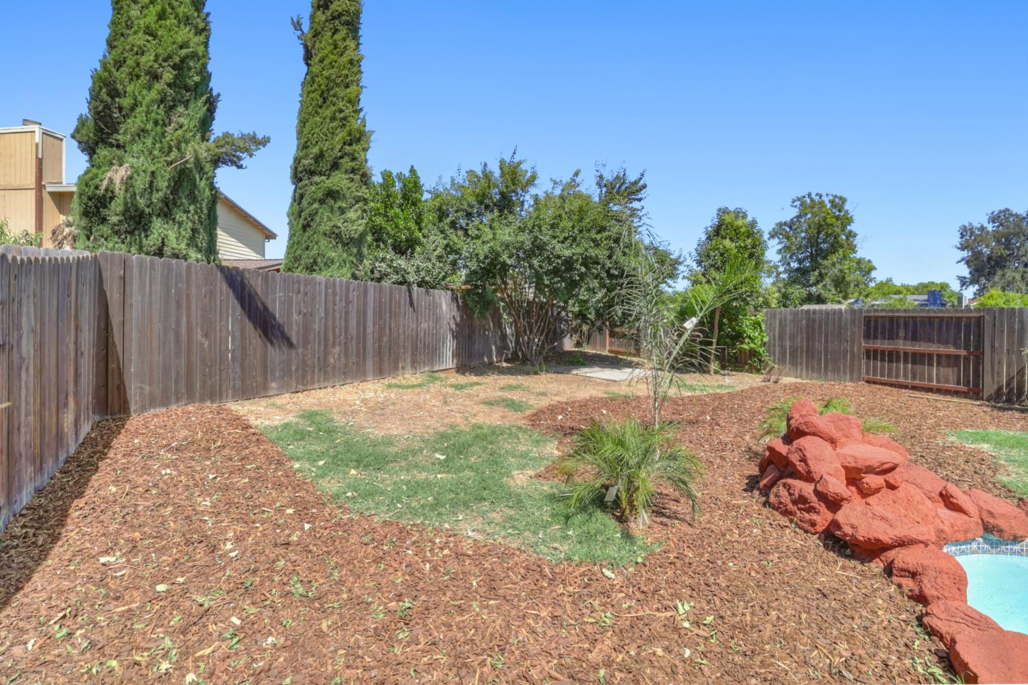 7521 Delta Pointe Way Sacramento, CA 95823 - Photo 43 of 48