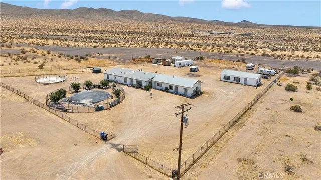 $900,000 | 27320 Rodeo Road, Helendale, CA 92342