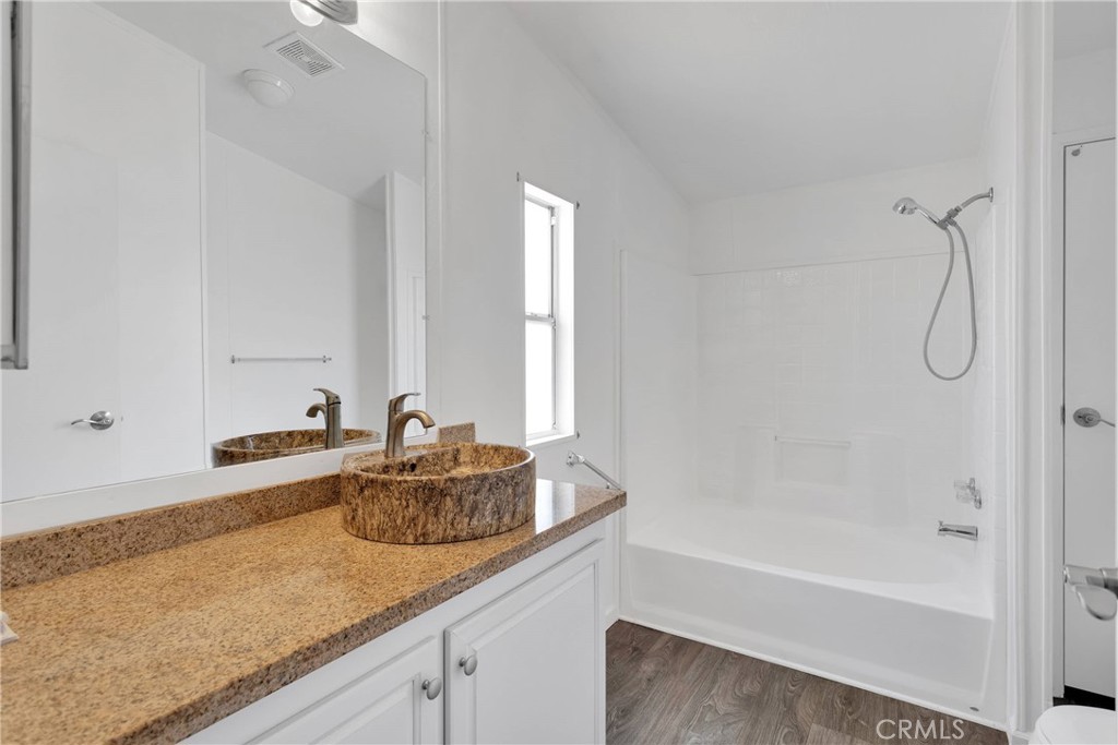 27320 Rodeo Road Helendale, CA 92342 - Photo 32 of 54 Bathroom #1