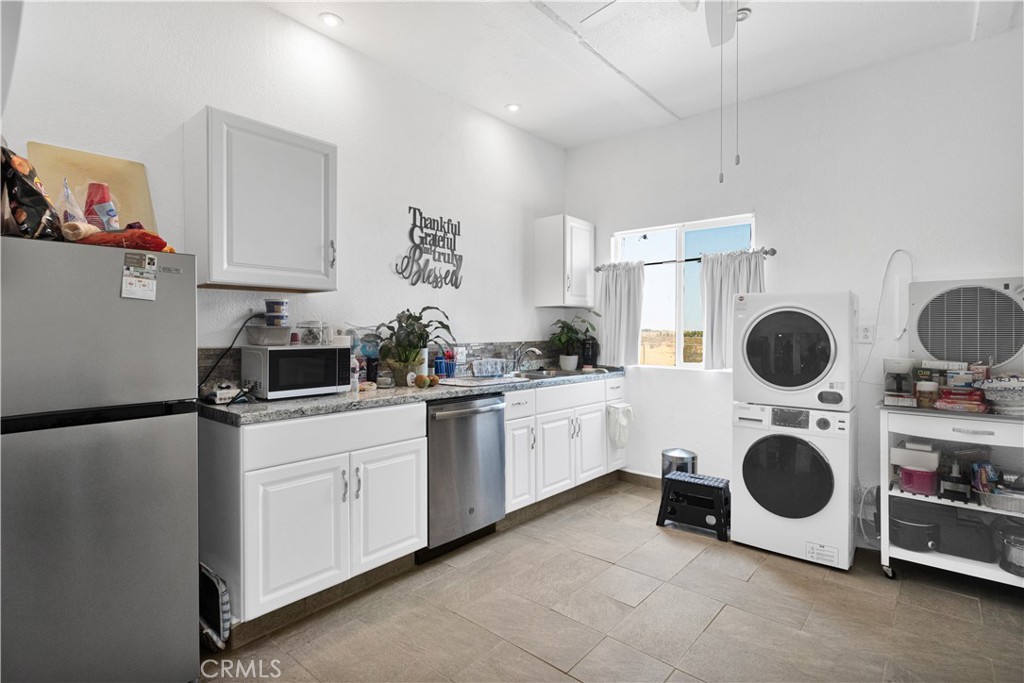 27320 Rodeo Road Helendale, CA 92342 - Photo 40 of 54