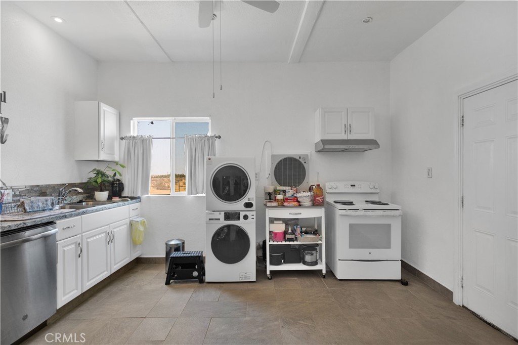 27320 Rodeo Road Helendale, CA 92342 - Photo 41 of 54