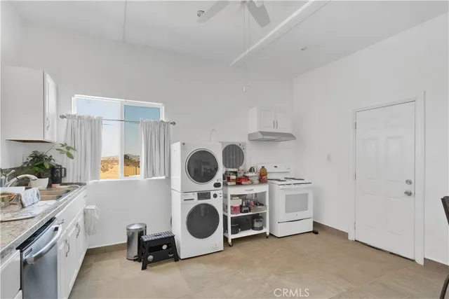 $900,000 | 27320 Rodeo Road, Helendale, CA 92342