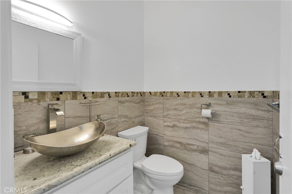 27320 Rodeo Road Helendale, CA 92342 - Photo 8 of 54 Bathroom 1 (half bath)