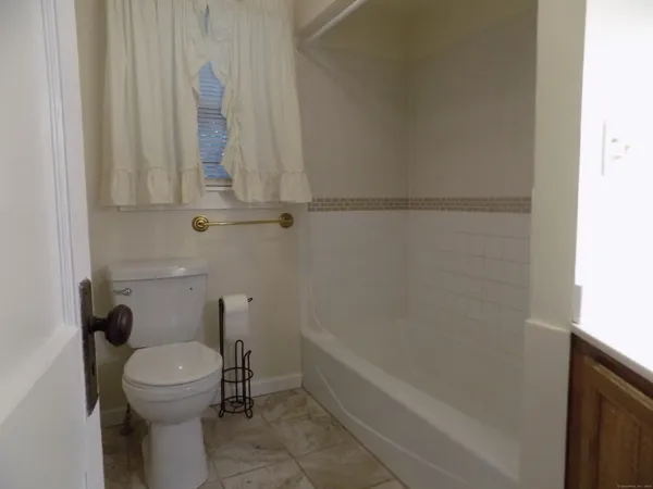 $1,850 | 6 Hillside Avenue, Unit B, New Milford, CT 06776