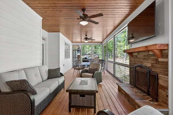 $849,900 | 122 Brookfield Court, White, GA 30184