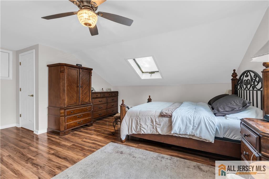 8 Smalley Road Edison, NJ 08817 - Photo 20 of 39