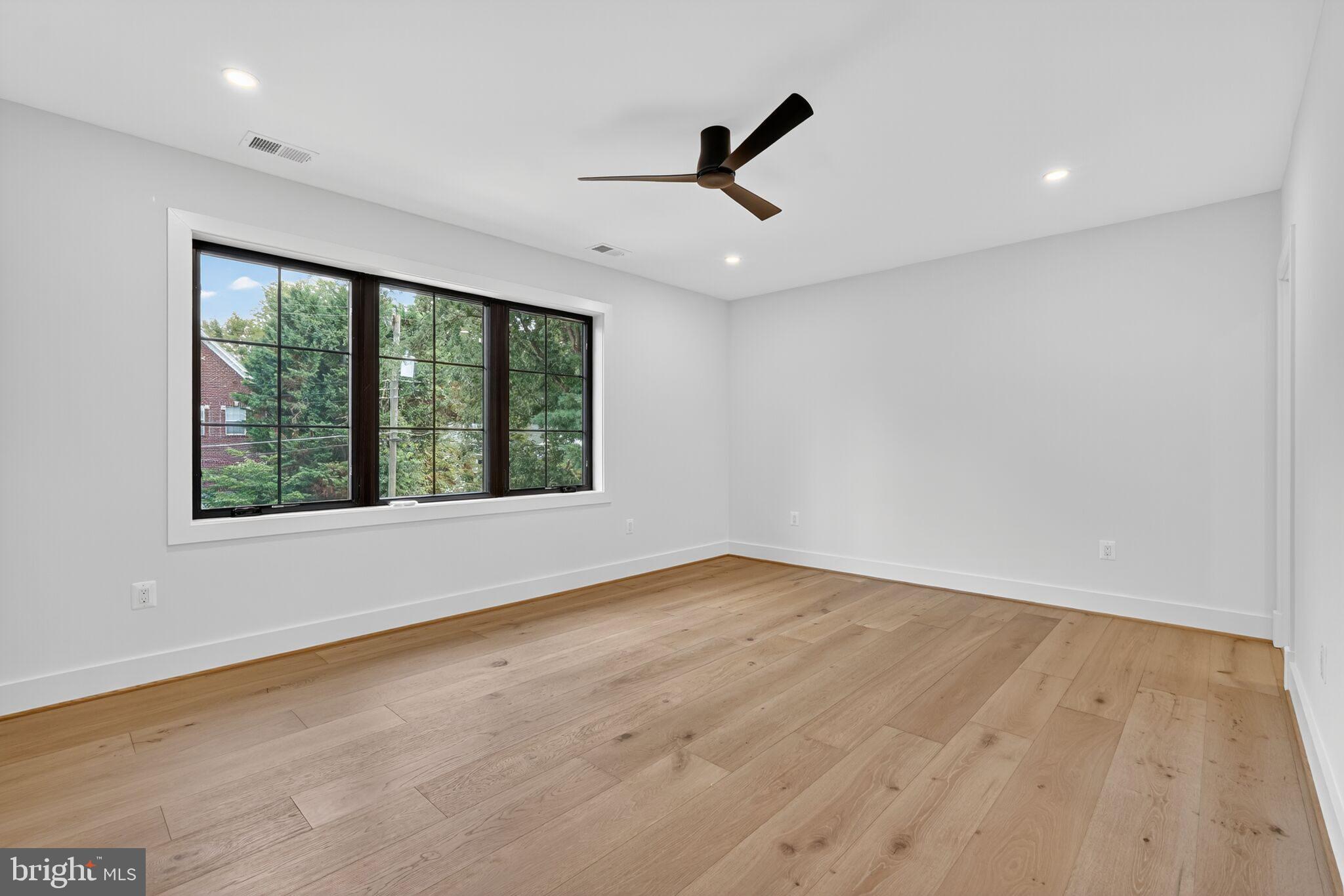 1730 Barbee Street McLean, VA 22101 - Photo 58 of 78 Third En Suite Bedroom