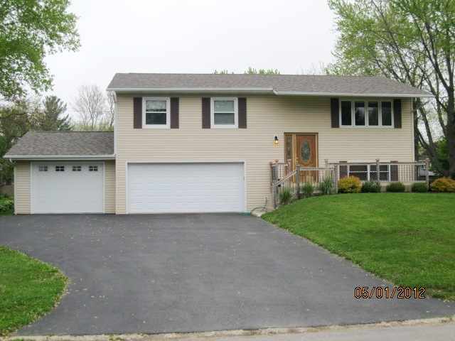 2006 West Middlebury Road Freeport, IL 61032 - Photo 1 of 12 Gallery Image 1