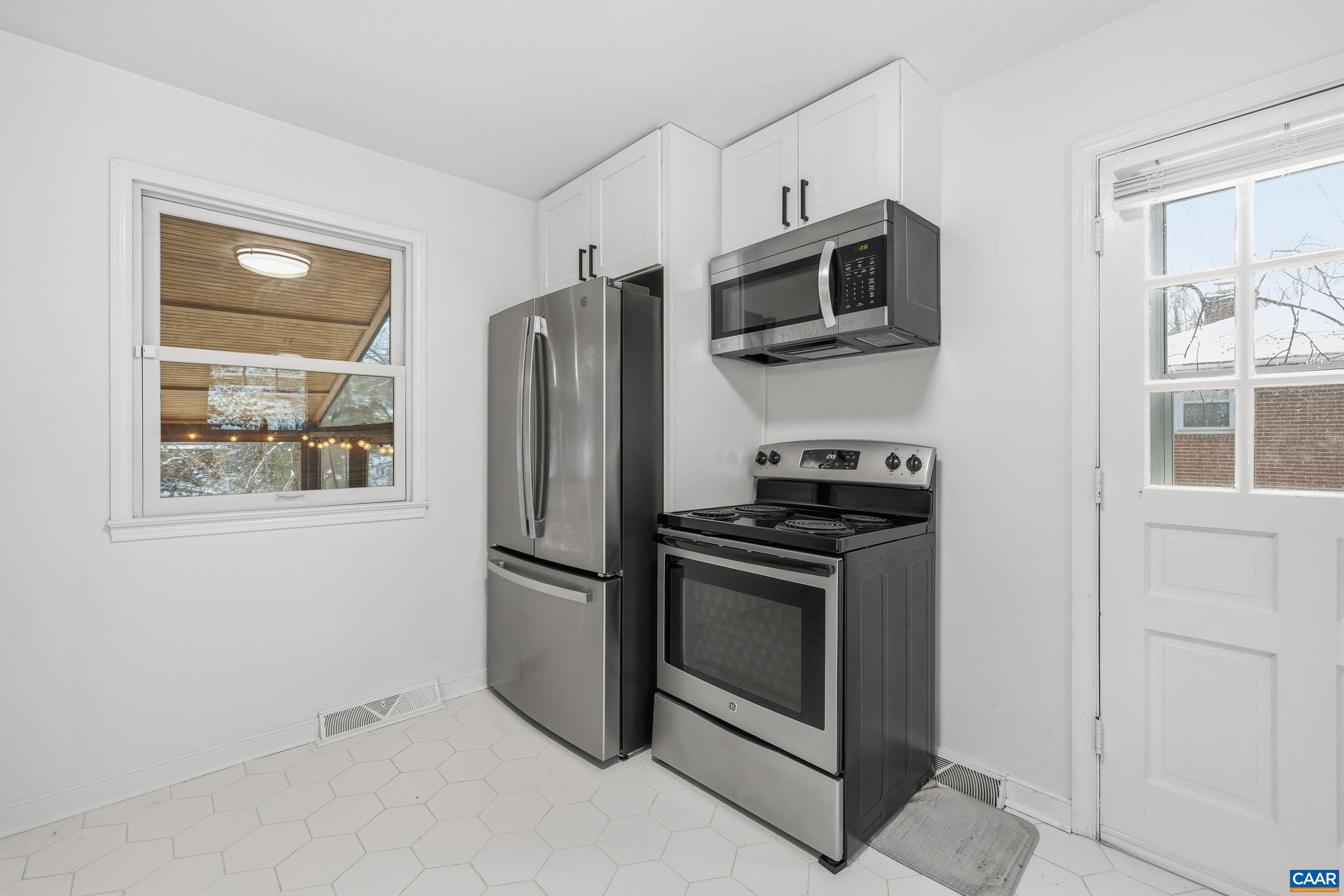 1002 Glendale Road Charlottesville, VA 22901 - Photo 11 of 39 Gallery Image 11