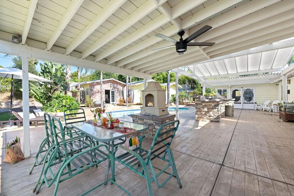 2042 Pheasant Run Road Fallbrook, CA 92028 - Photo 48 of 75 a outdoor space with lots of tables a garden view and a chairs