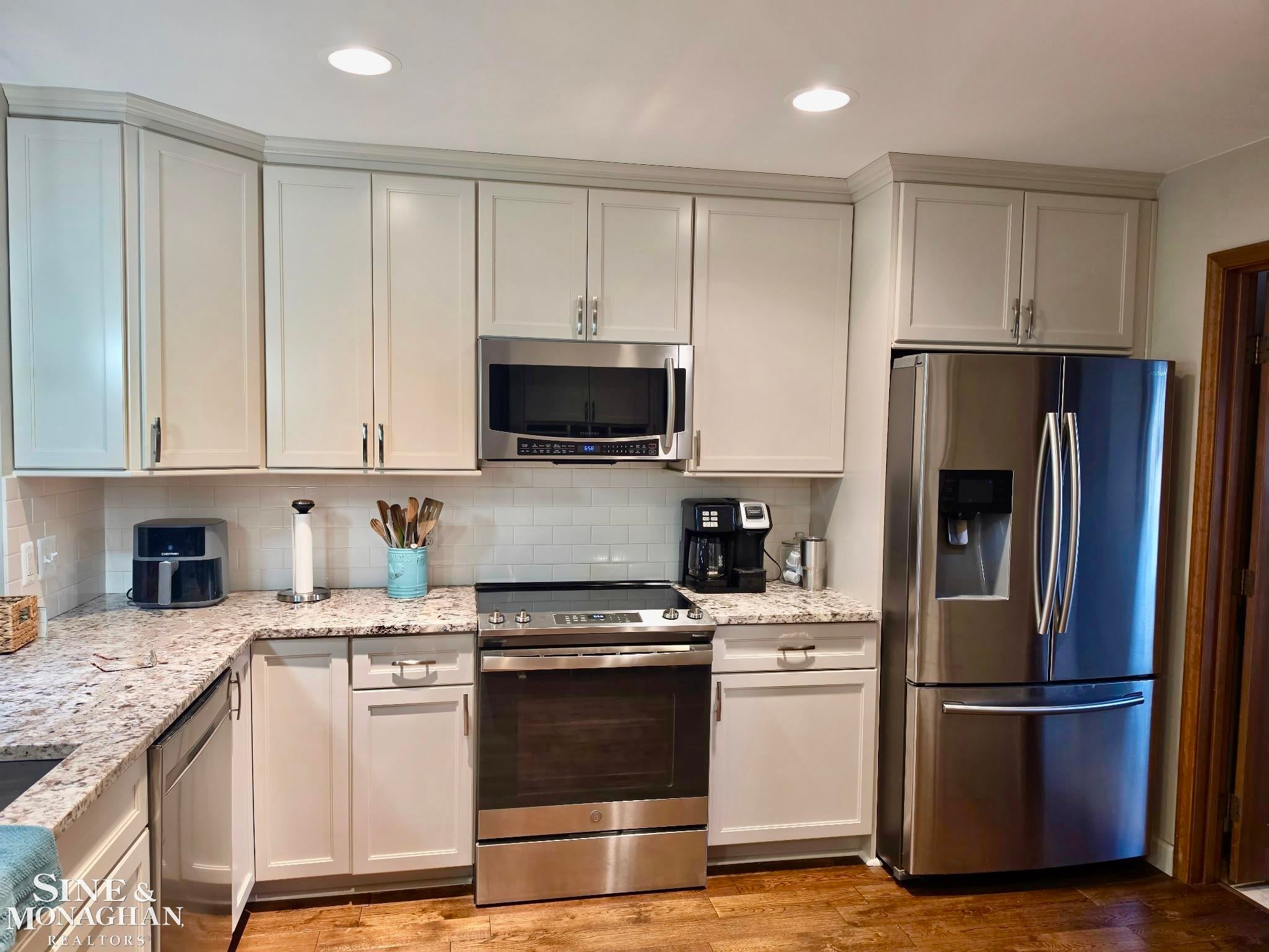 601 North Riverside Avenue, Unit 4 St. Clair, MI 48079 - Photo 6 of 33 Gallery Image 6