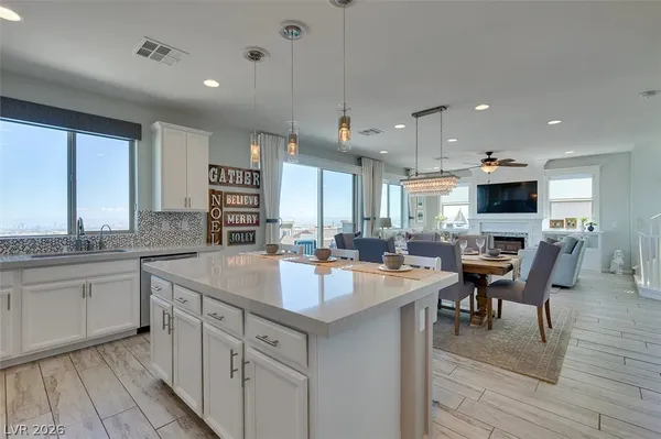 $4,995 | 456 Astillero Street, Las Vegas, NV 89138