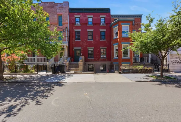 $4,250 | 245 3rd Street, Unit 1, Jersey City, NJ 07302