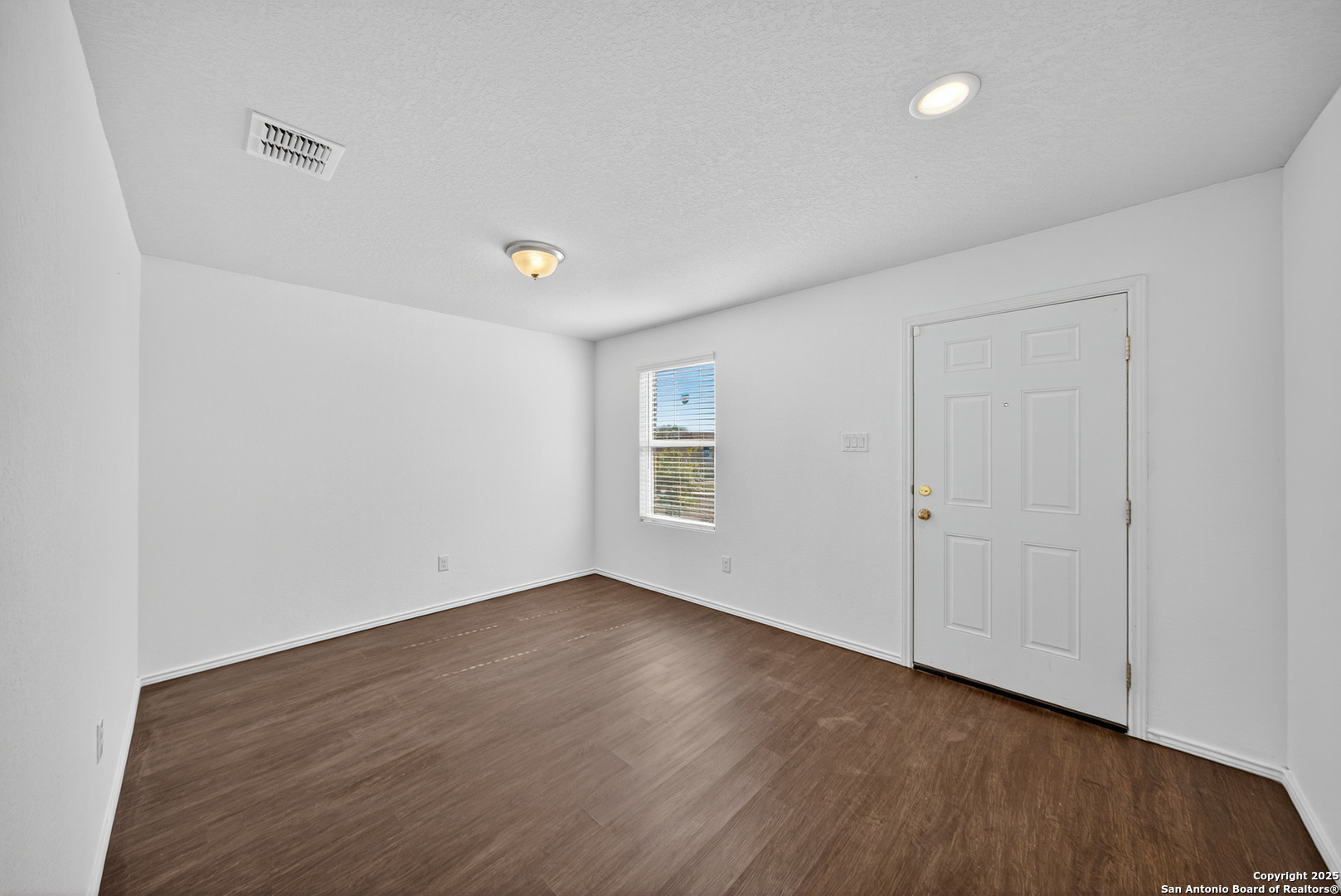 7139 Quarter Moon Converse, TX 78109 - Photo 16 of 35